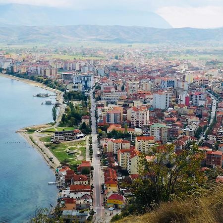 Charming House Apartment Pogradec Bagian luar foto