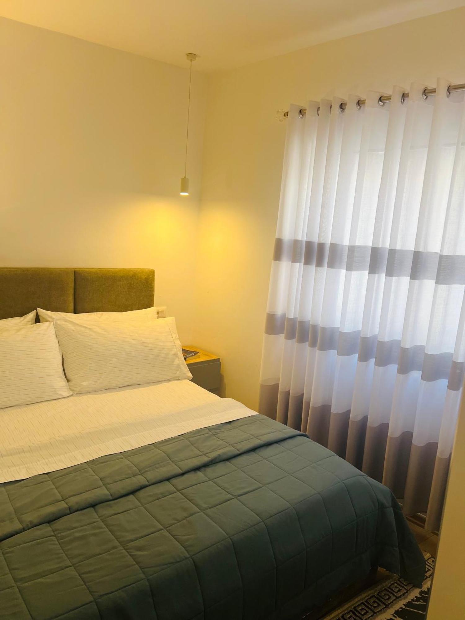 Charming House Apartment Pogradec Bagian luar foto