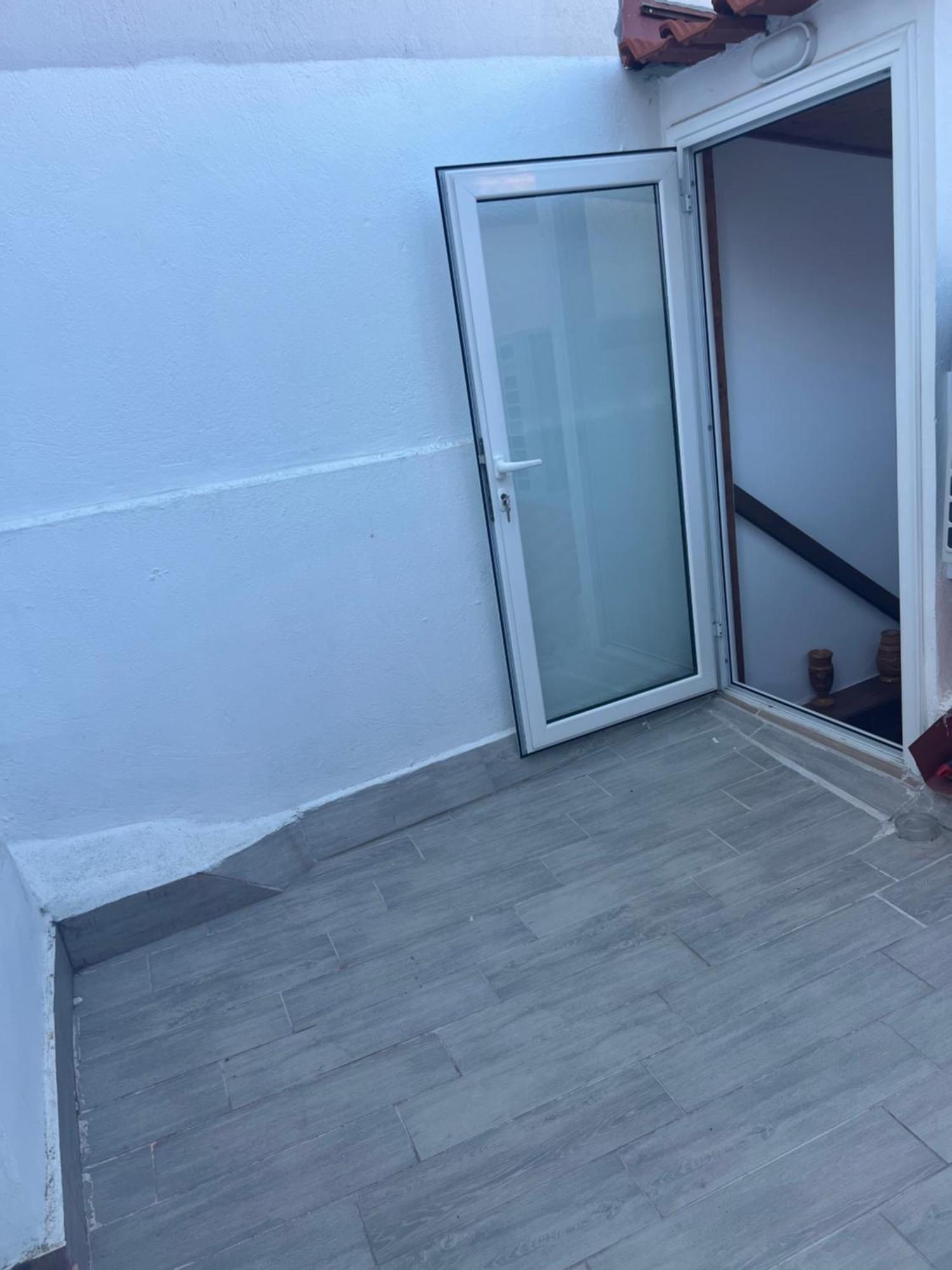 Charming House Apartment Pogradec Bagian luar foto
