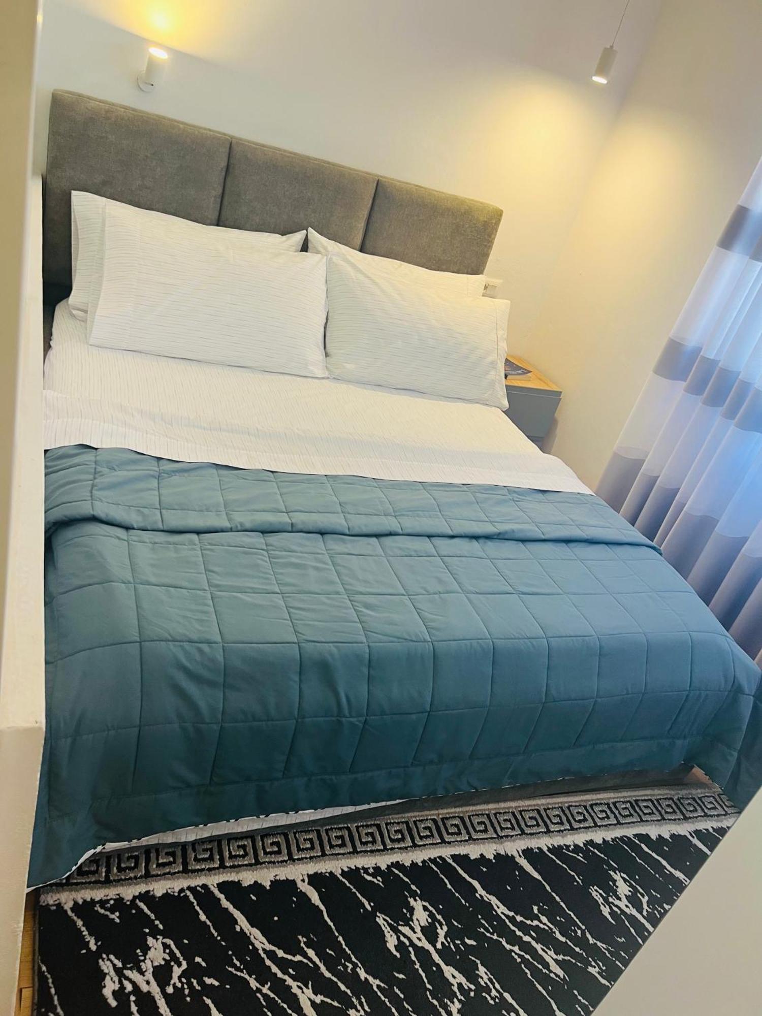 Charming House Apartment Pogradec Bagian luar foto