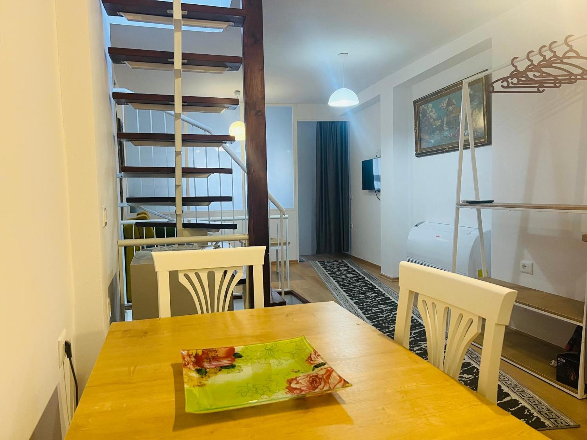 Charming House Apartment Pogradec Bagian luar foto